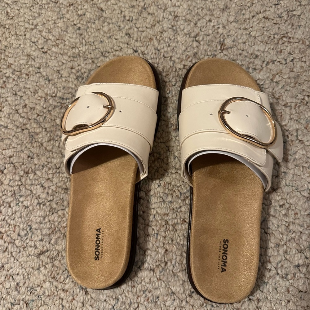 Sonoma Cream Sandals with Wide Strap Design